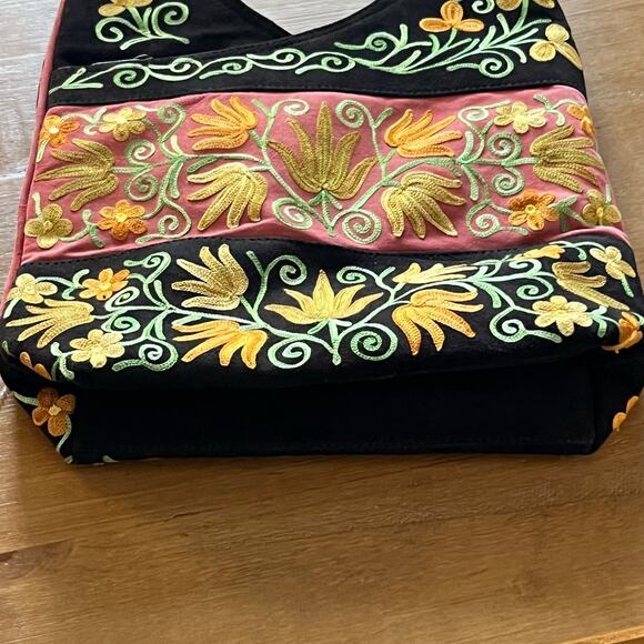 Boho Embroidered Shoulder Bag Floral Hippie Sling Hobo Purse Festival Y2K - Picture 5 of 7